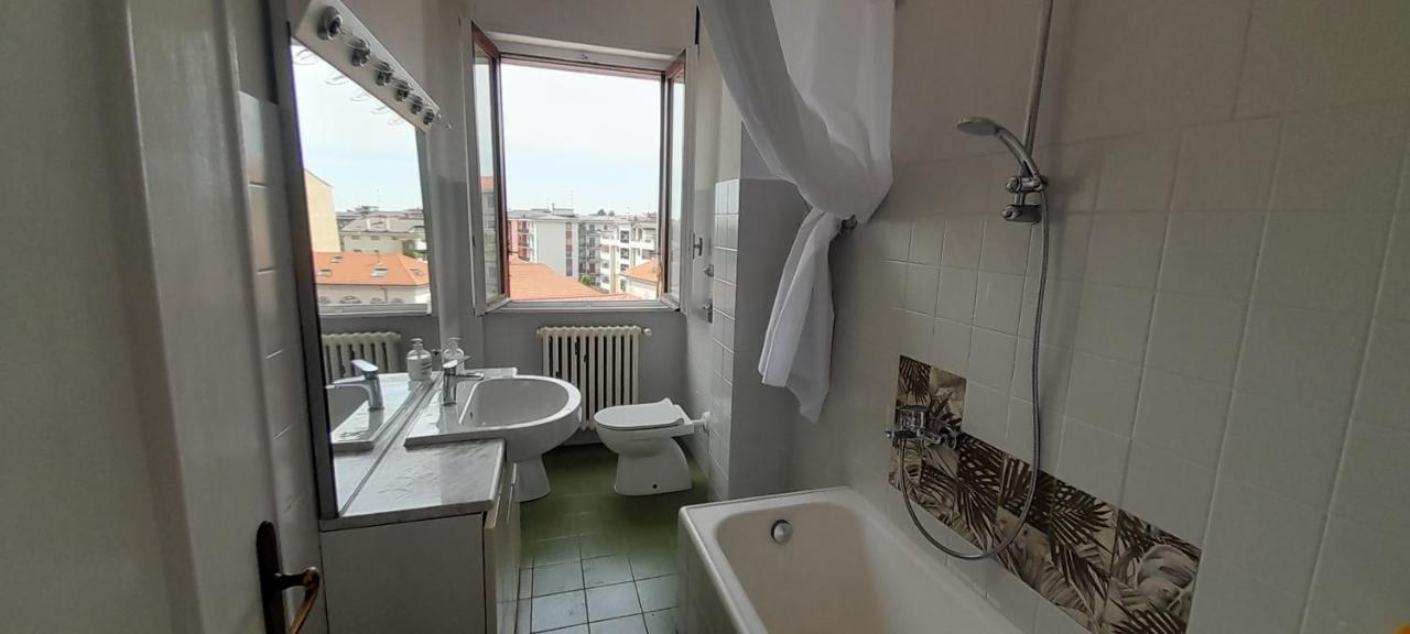 Hotel I Feel Orange à Legnano Extérieur photo