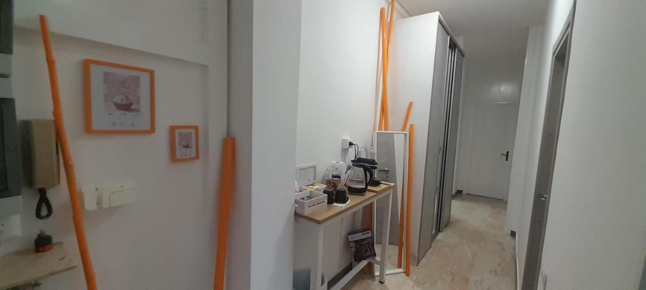 Hotel I Feel Orange à Legnano Extérieur photo
