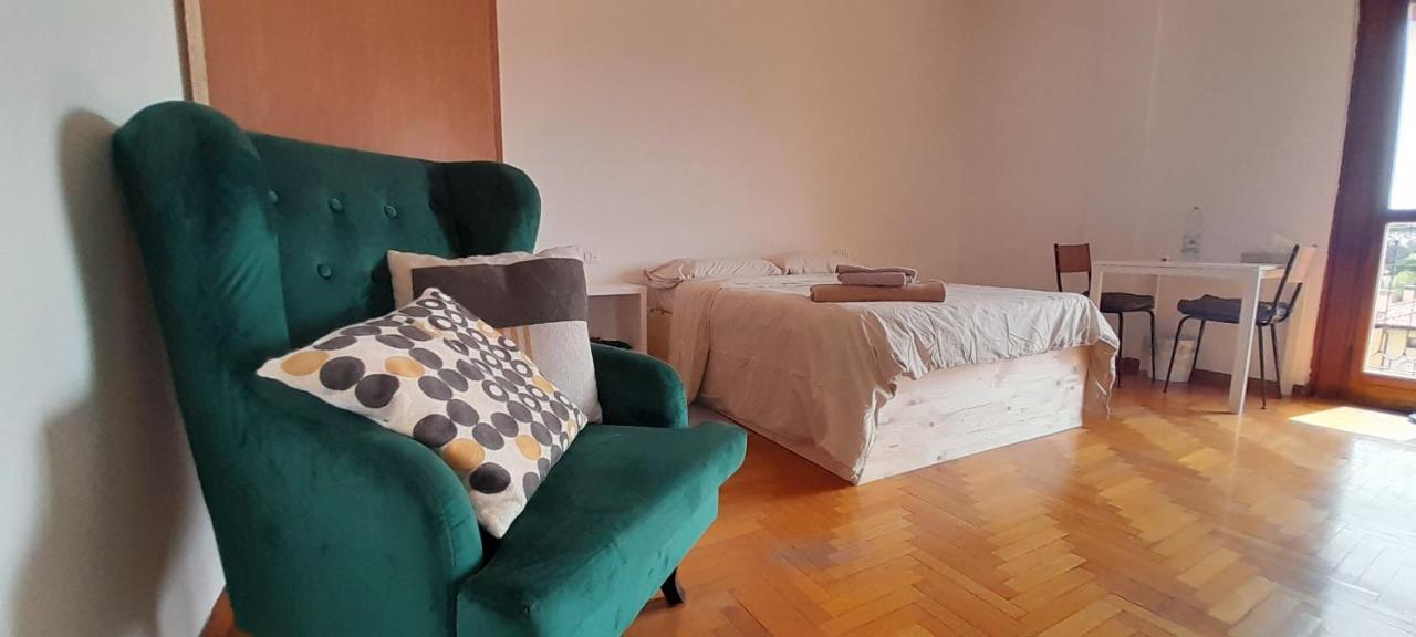 Hotel I Feel Orange à Legnano Extérieur photo