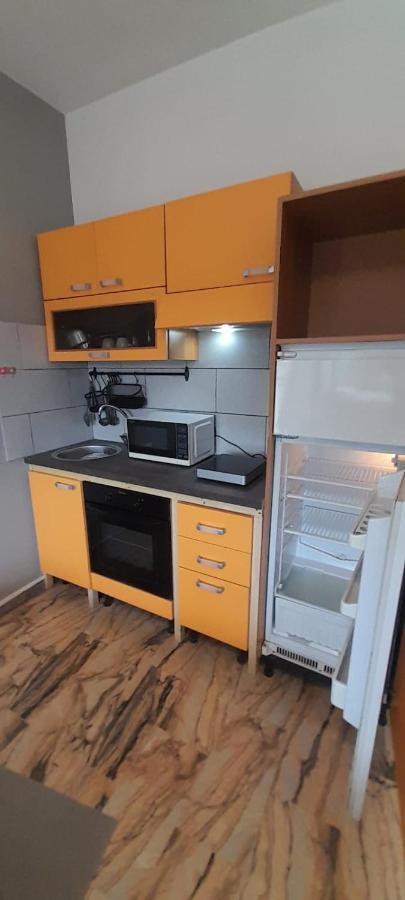 Hotel I Feel Orange à Legnano Extérieur photo
